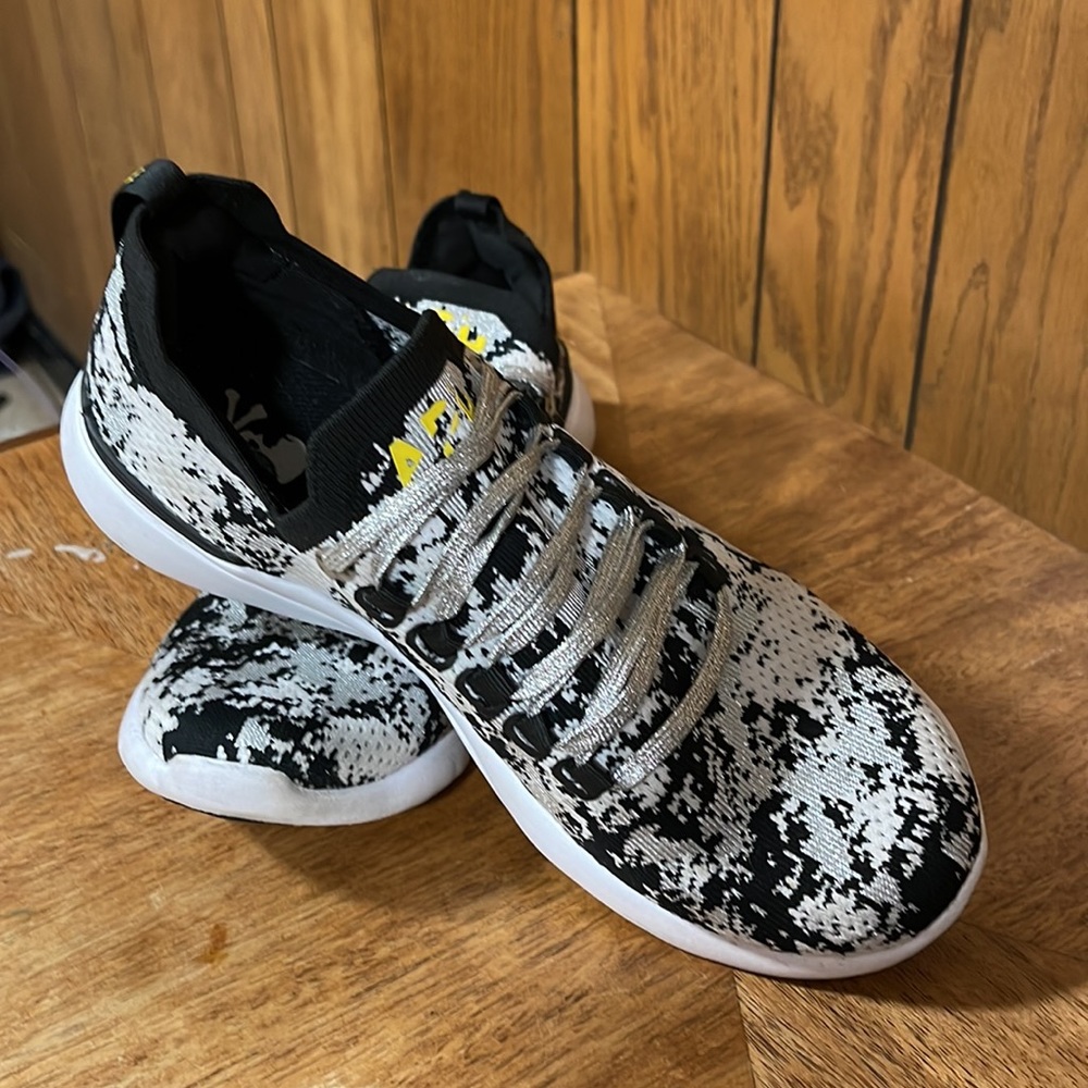 APL"Athletic Propulsion Lab Lululemon Techloom Breeze Camo -Black & White - Picture 5 of 13